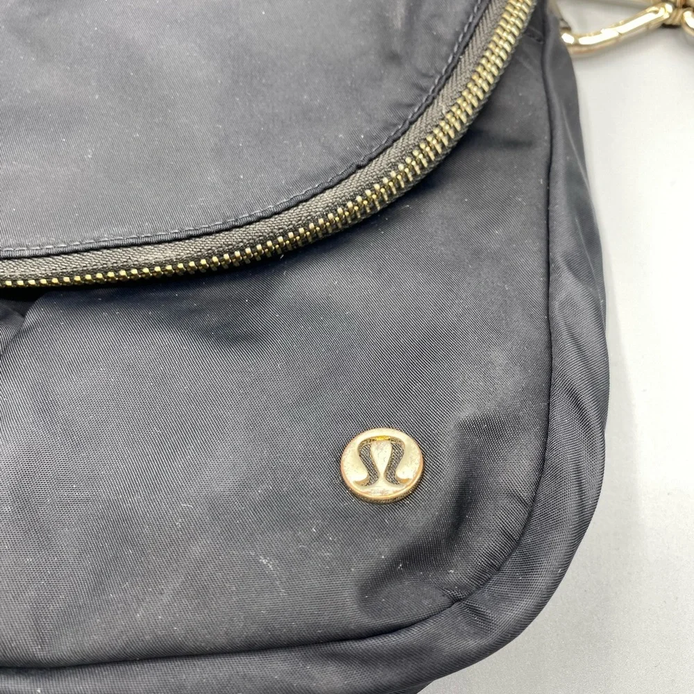 lululemon athletica Black Crossbody Bag with Gold Details​ - Picture 2 of 6